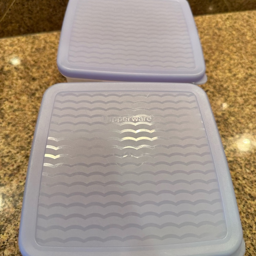 Tupperware FridgeSmart Square Storage Containers - Picture 3 of 3